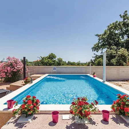 Cozy In Betiga With Outdoor Swimming Pool Barbariga