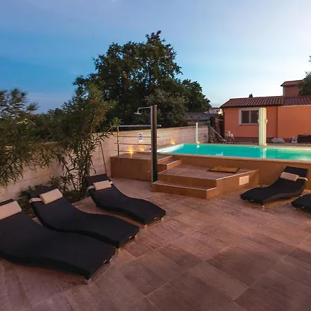 Cozy In Betiga With Outdoor Swimming Pool
